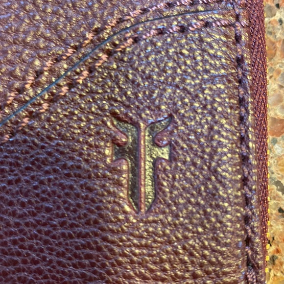 NWT FRYE LEATHER WRISTLET - Picture 3 of 9
